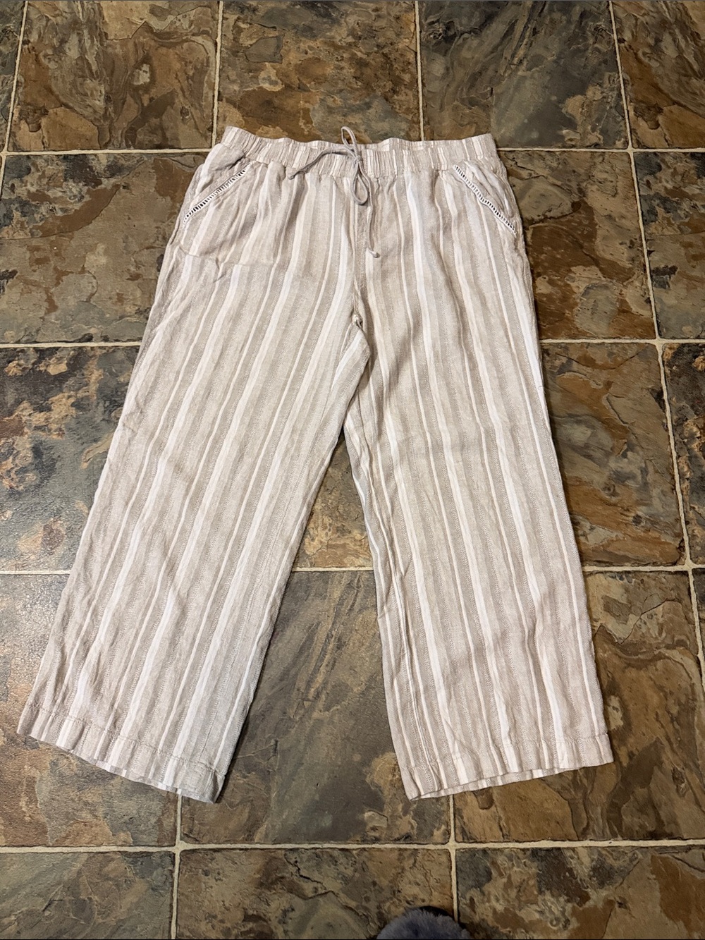 Briggs New York Cream and White Wide-Leg Striped Pants